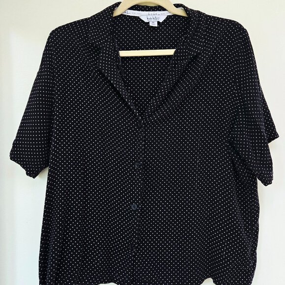 3 For 35 🌼🙌Nicole Miller NY Polka Dot Cropped Button-Up Tee Black White Rayon - Picture 1 of 8
